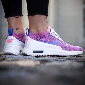 nike thea flyknit